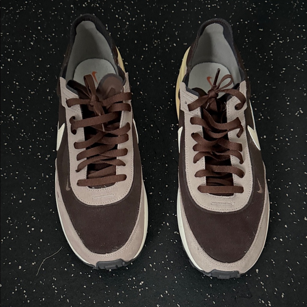 Nike men’s waffle racer - Brown